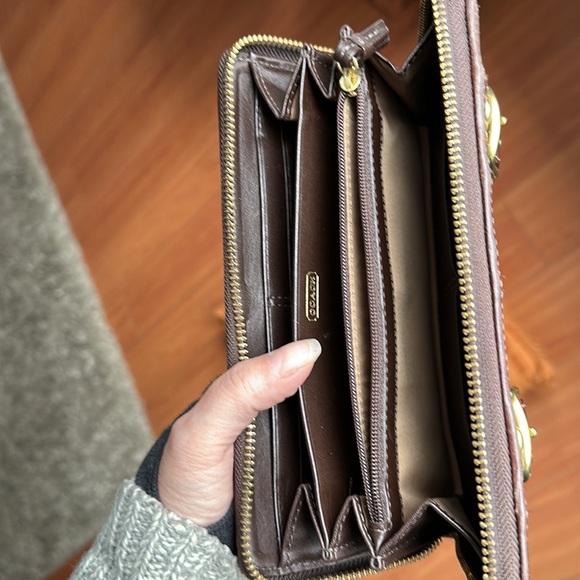 COACH leather wallet/clutch - Picture 8 of 14